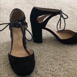 Black wedge heels